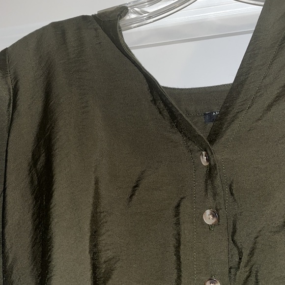 Ann Taylor blouse - Picture 3 of 4